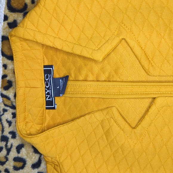 NYCC Lapel Blazer - Picture 2 of 3